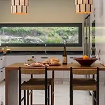Villa Arbor Villa: Nature Retreat *