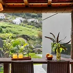 Arbor Villa: Nature Retreat * Campanario