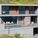 Arbor Villa: Nature Retreat