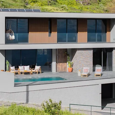 Arbor Villa: Nature Retreat