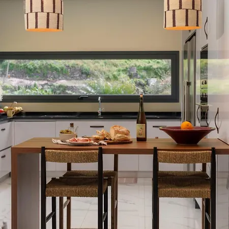 Villa Arbor Villa: Nature Retreat *