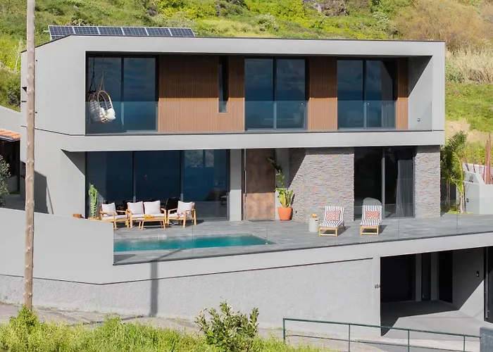 Arbor Villa: Nature Retreat