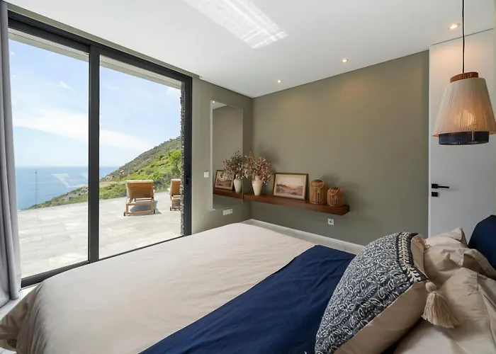 Arbor Villa: Nature Retreat *